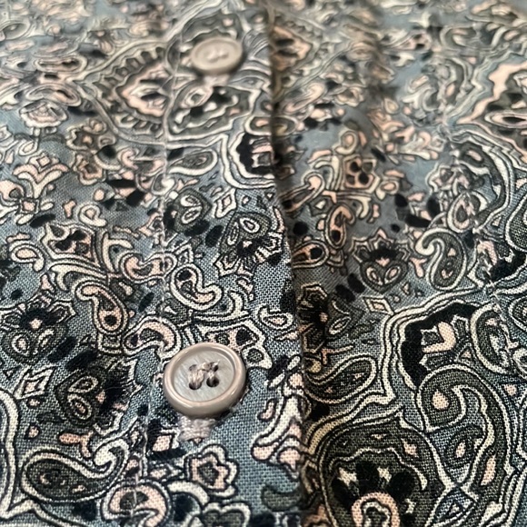 Vintage Tarazzia blue paisley long sleeve rayon button down top - Picture 5 of 6